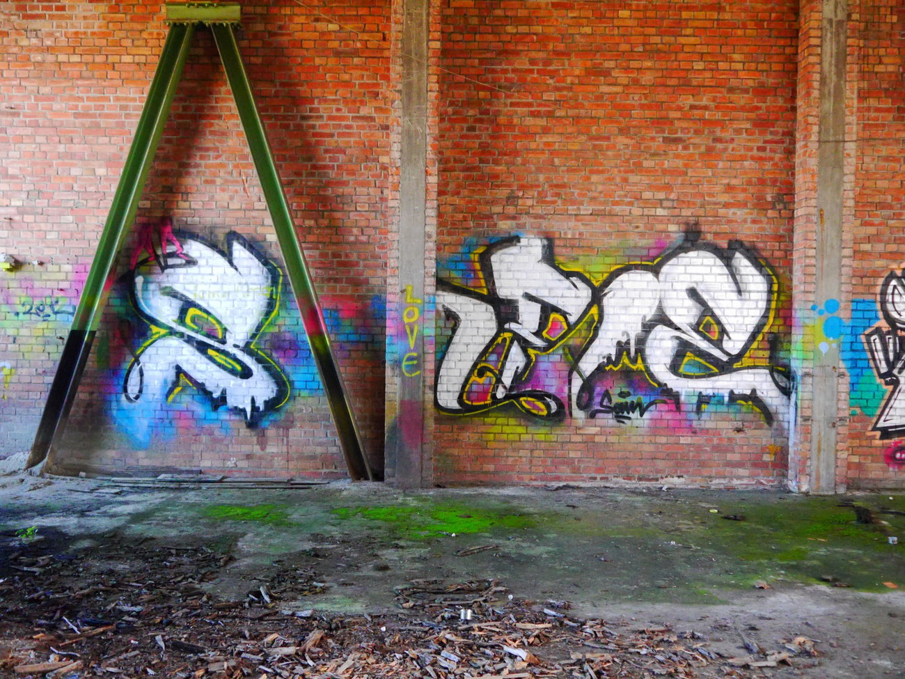 Graffiti Wall - Photo by oldenburgcity - sure (2012)