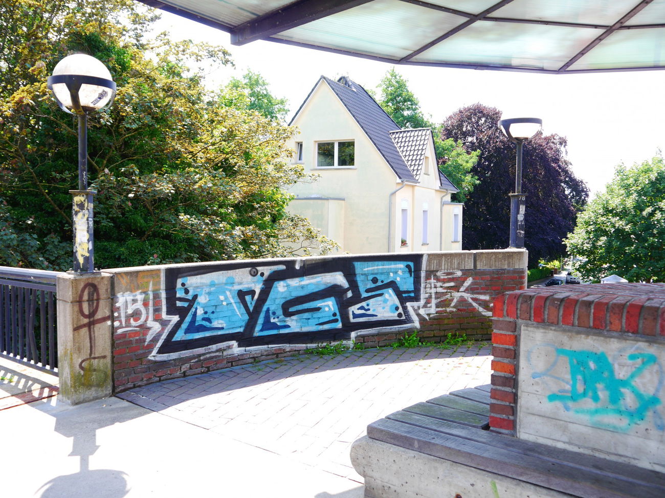 Graffiti Bombing - Photo by oldenburgcity - tgs (2015)