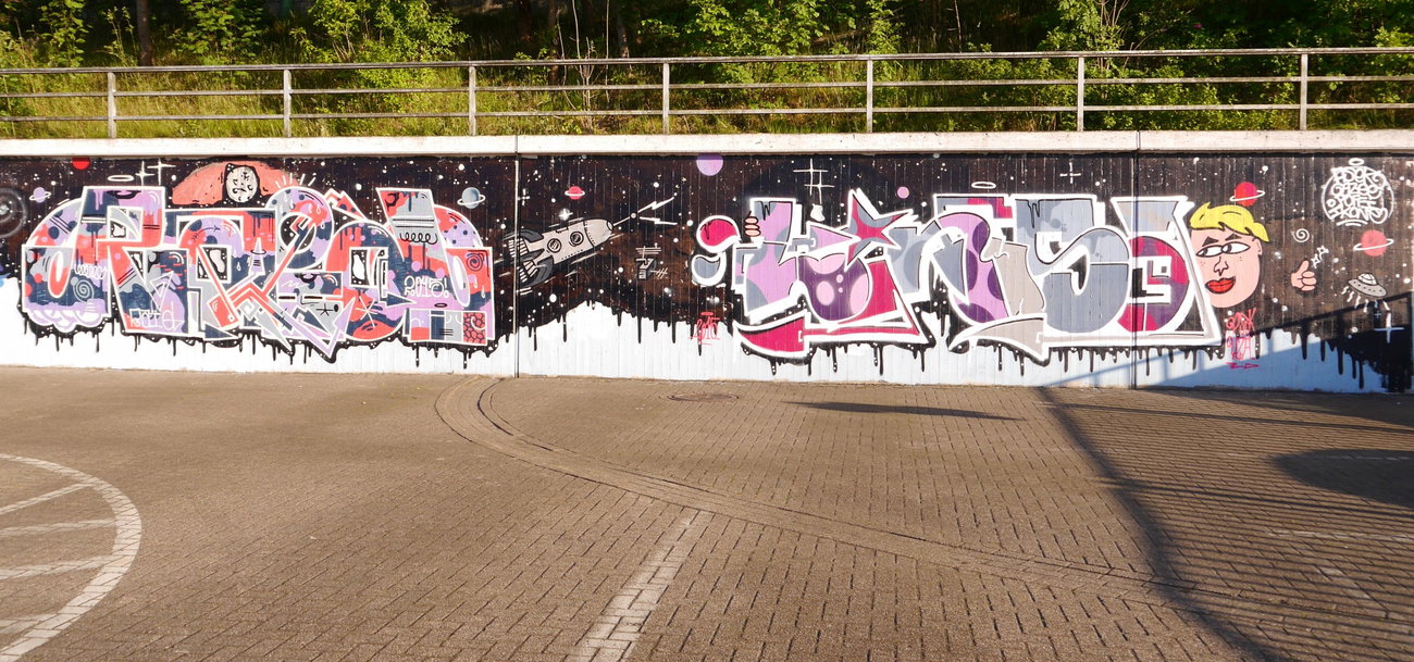 Graffiti Wall - Photo by oldenburgcity - raid, linus, leenoe (2015)
