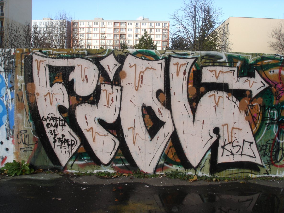 Graffiti Wall - Photo by olizany_karfiol