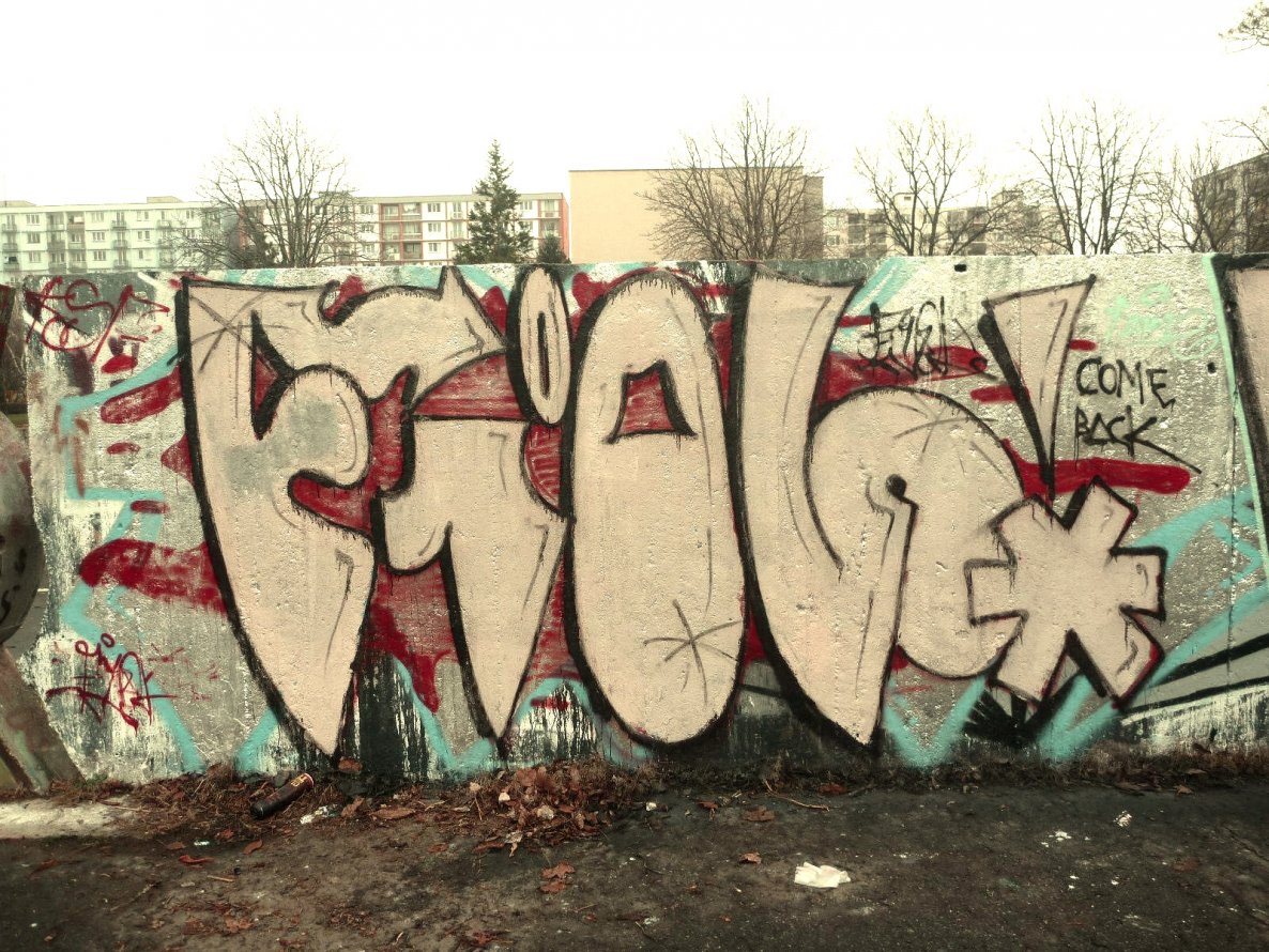 Graffiti Bombing - Photo by olizany_karfiol