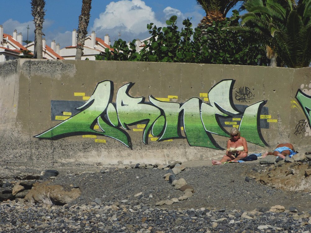 Graffiti Wall - Photo by omen - sor, sorone, tenerife