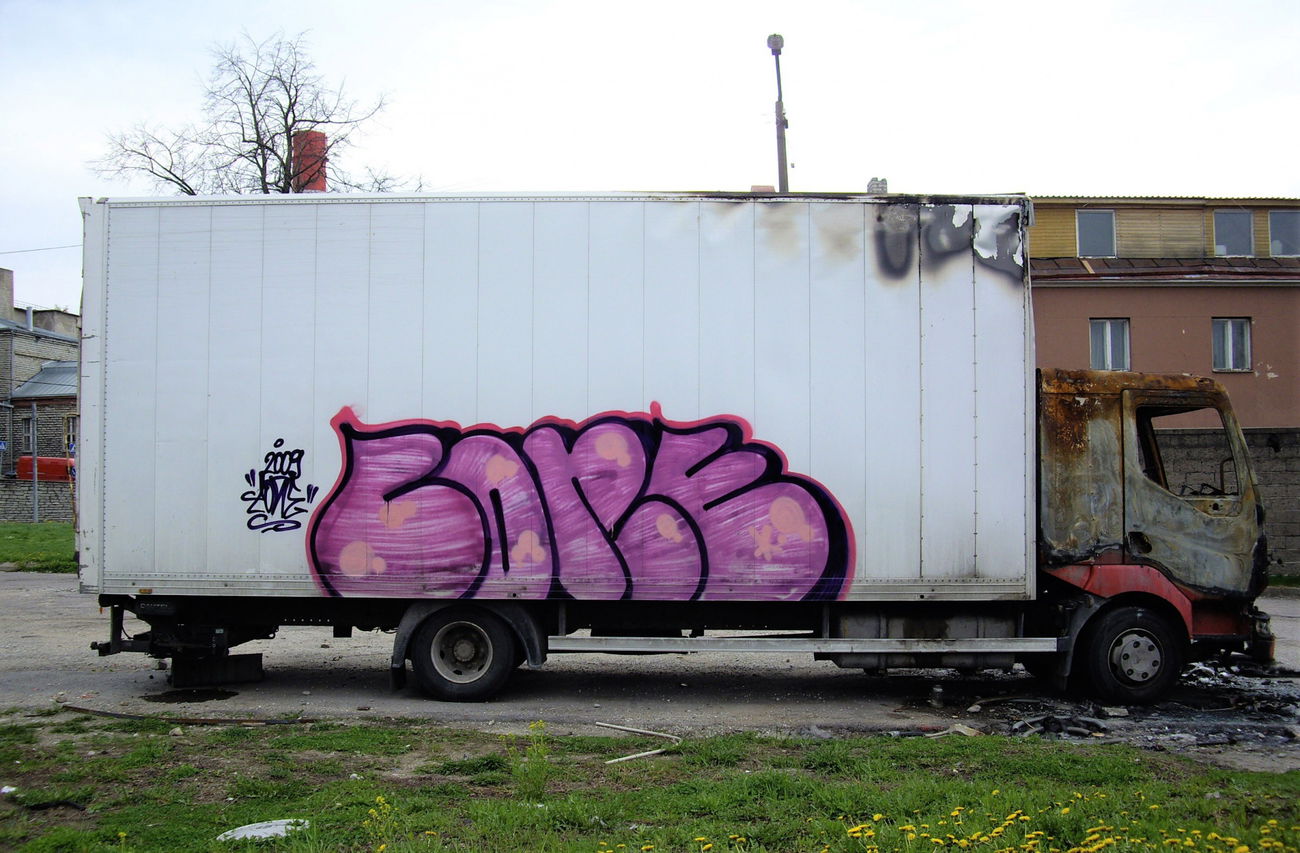 Graffiti Bombing in Tallinn - Photo by onecone420 - ONECONE, TALLINN, ESTONIA (2009)