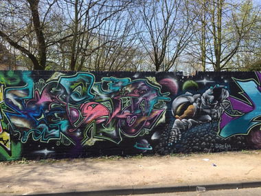 Graffiti Wall - Photo by onemeta