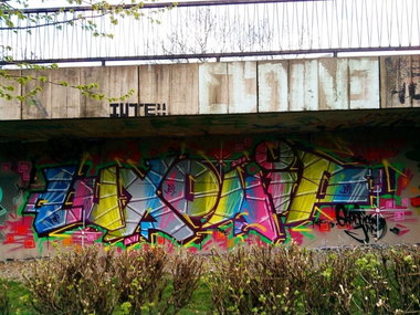 Graffiti Wall - Photo by oniph