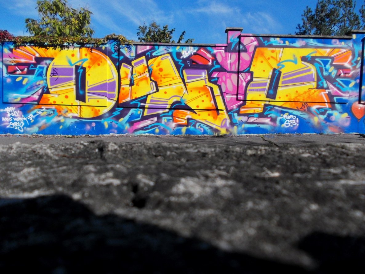 Graffiti Wall - Photo by oniph - oniph