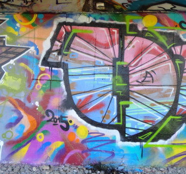 Graffiti Wall - Photo by oniph