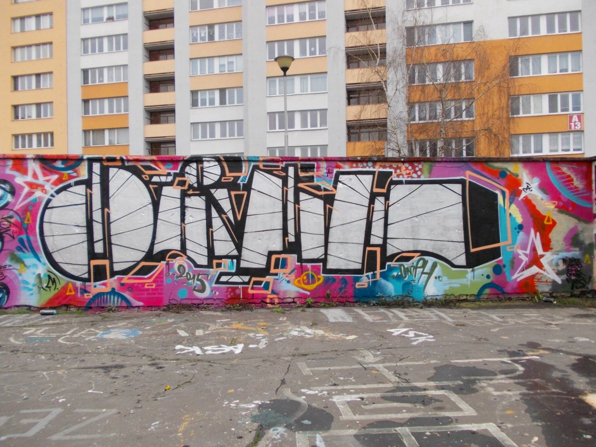 Graffiti Wall - Photo by oniph - oniph