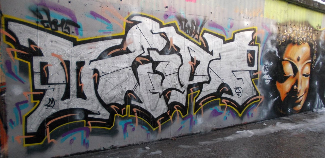 Graffiti Wall - Photo by oniph