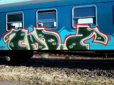 Graffiti Train - Photo by onlyoneZ - Summertime (2013)