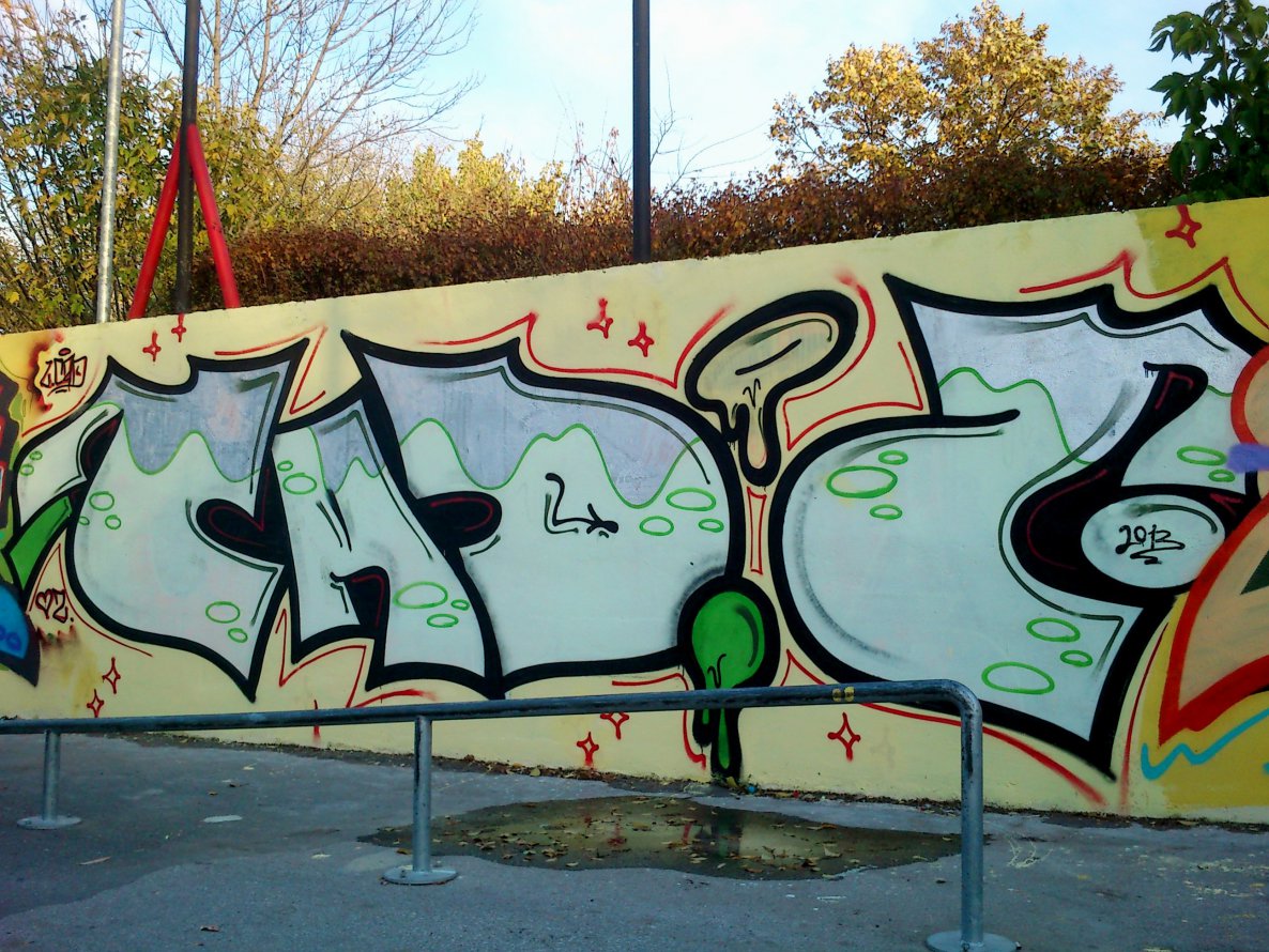Graffiti Wall - Photo by onlyoneZ (2013)