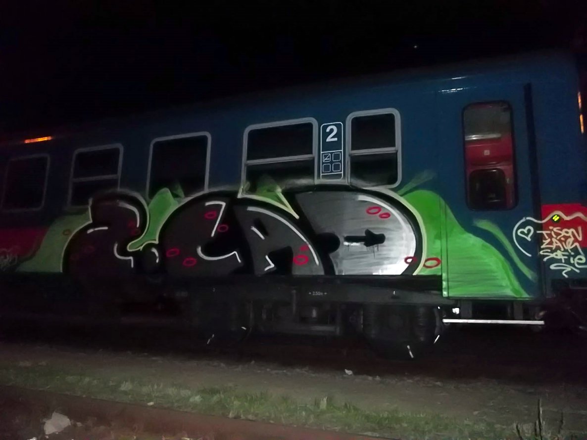 Graffiti Train - Photo by onlyoneZ - 2:Coez (2013)