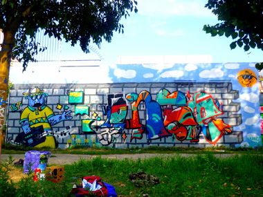 Graffiti Wall - Photo by onte - mr., moustache (2012)