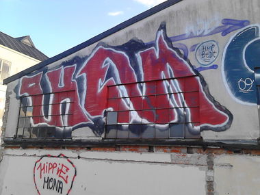 Graffiti Wall - Photo by orbit - lapd