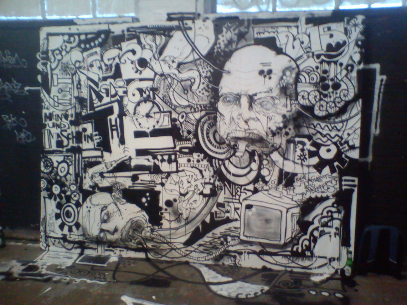 Graffiti Street Art - Photo by orbit