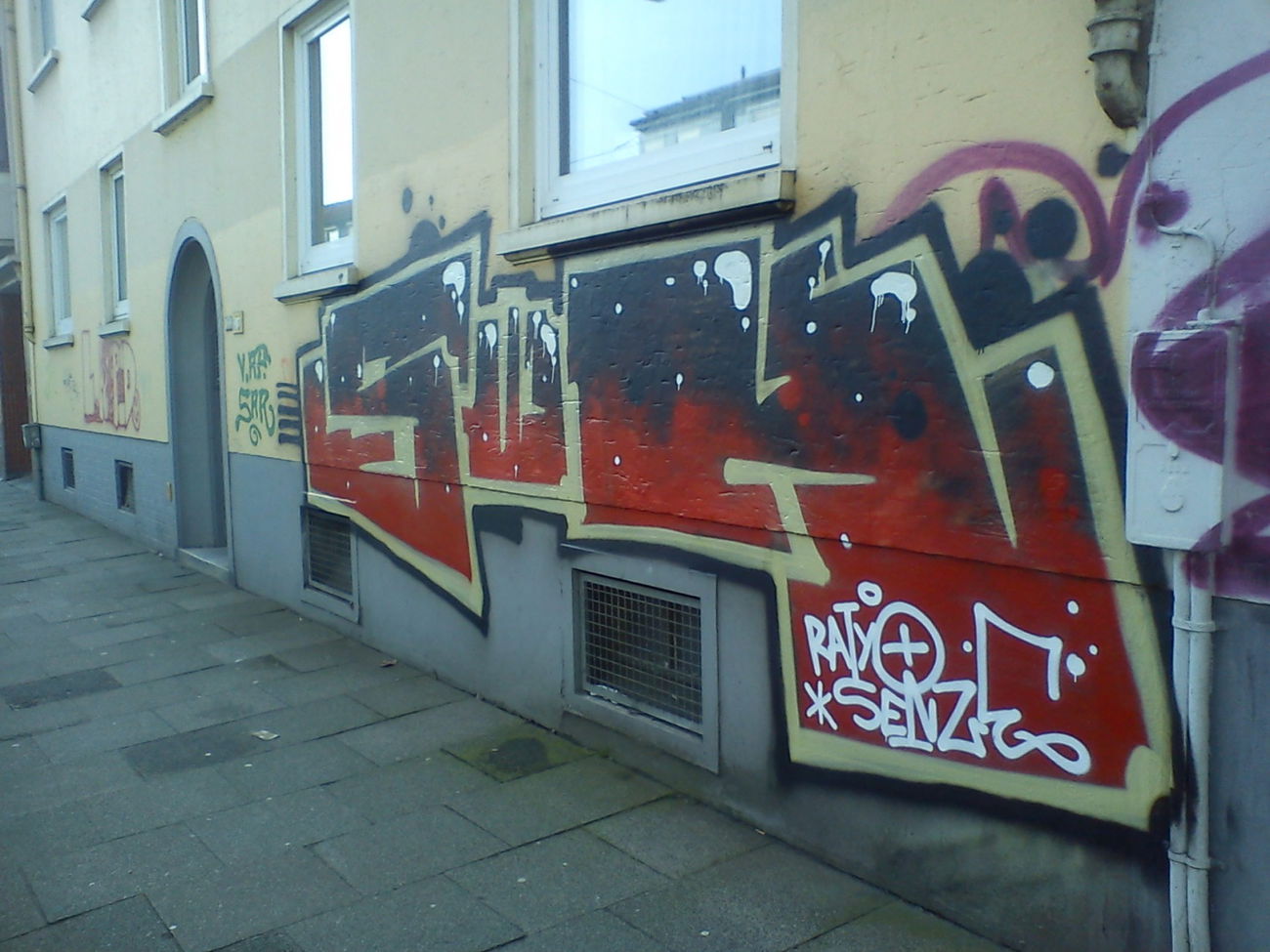 Graffiti Wall - Photo by orbit