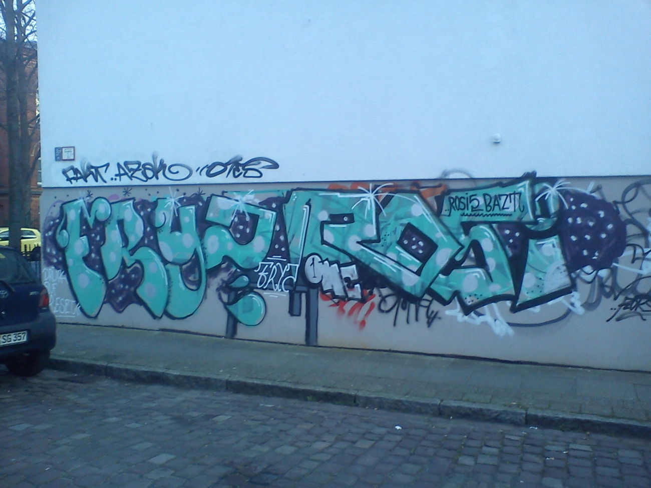 Graffiti Wall - Photo by orbit