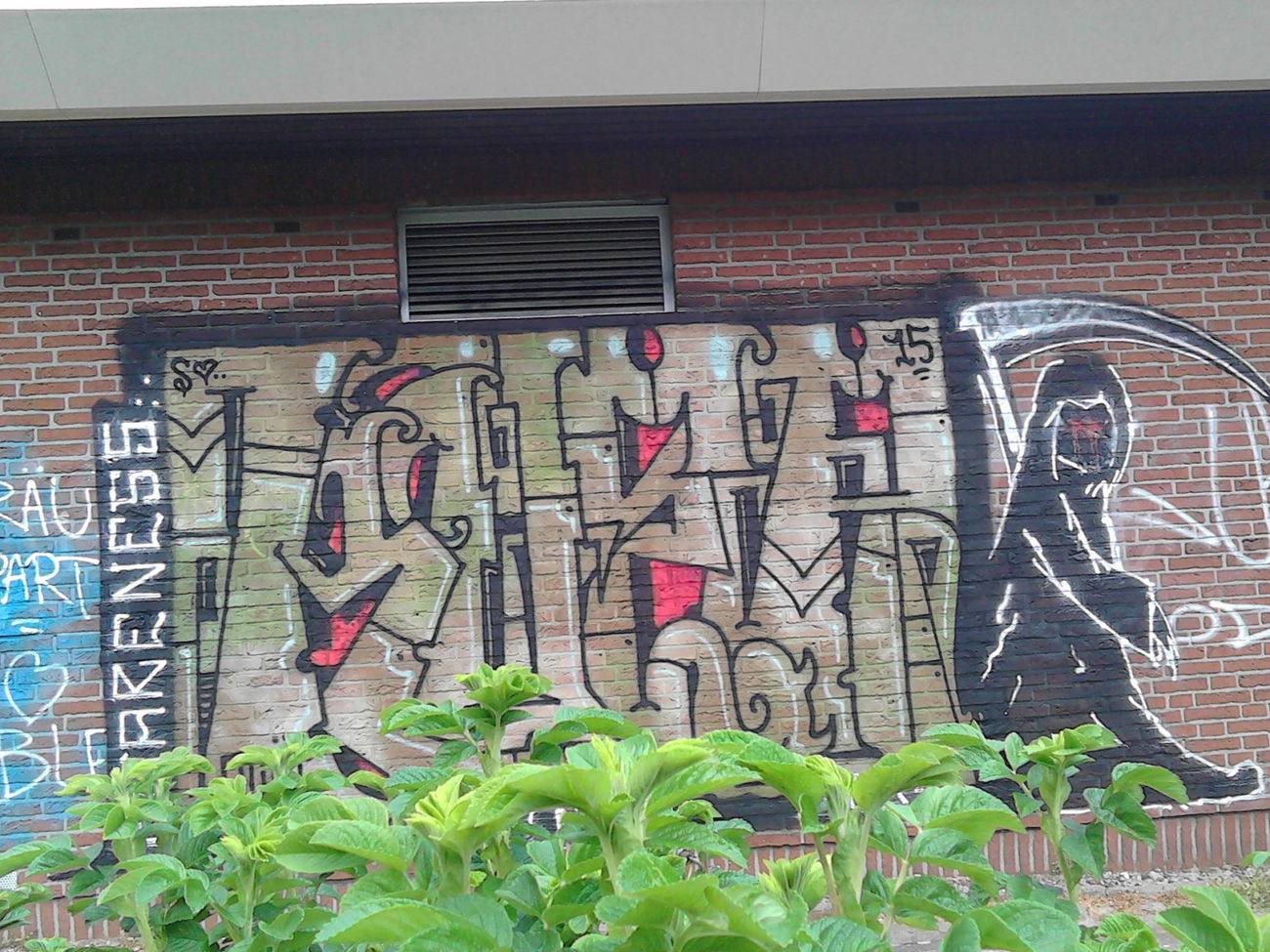 Graffiti Wall - Photo by orbit