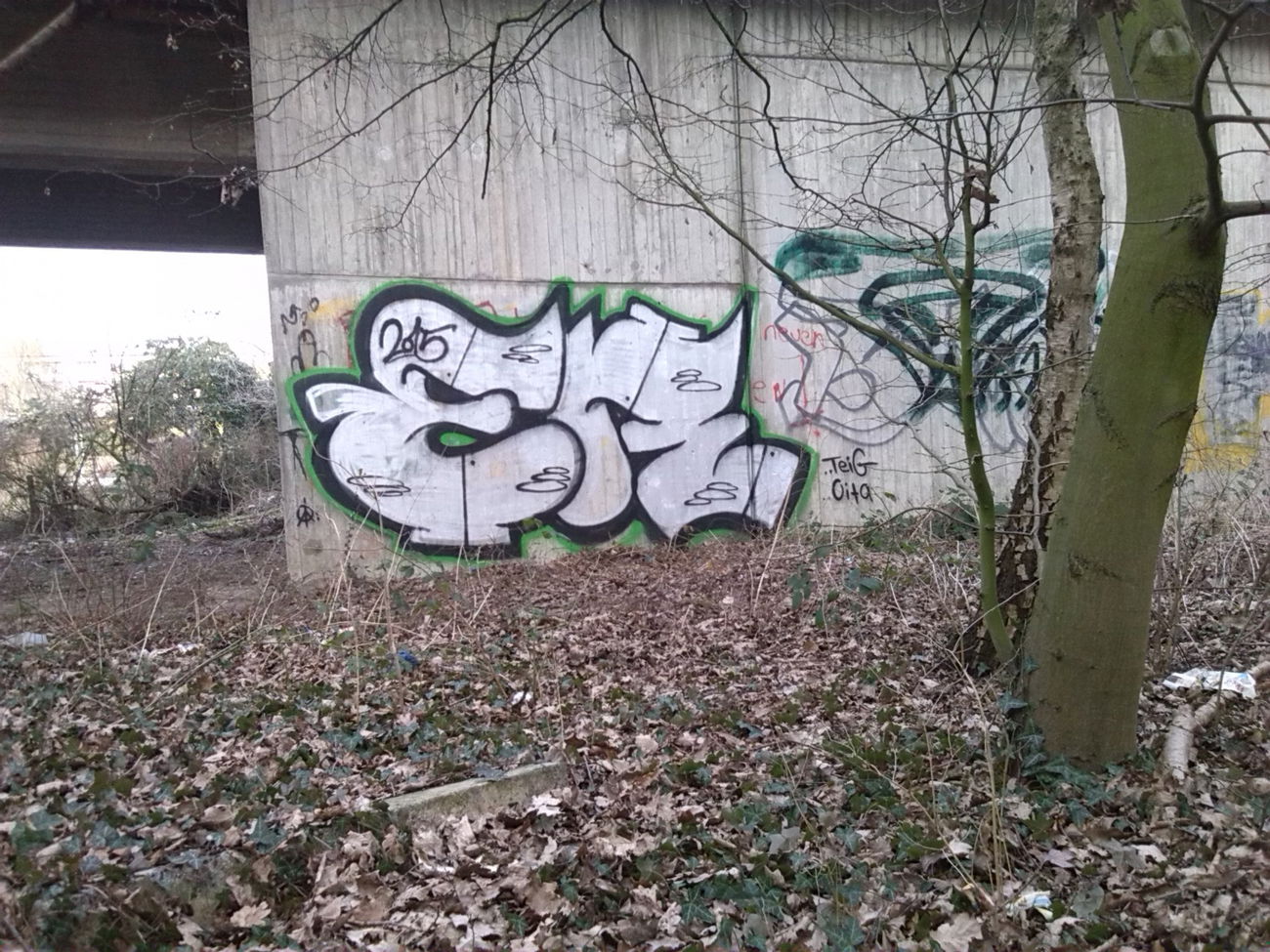 Graffiti Wall - Photo by orbit