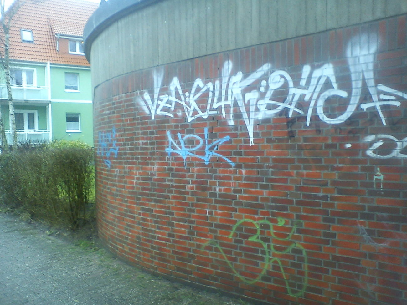 Graffiti Wall - Photo by orbit