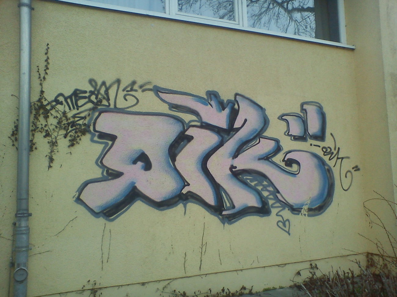 Graffiti Wall - Photo by orbit