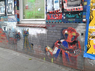 Graffiti Street Art - Photo by orbit