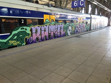 Graffiti Train - Photo by orbit - ratio, eist, siet