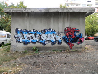 Graffiti Bombing in Burgas - Photo by oscar1 - oscar1, raveo, meclick (2012)
