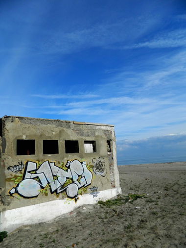 Graffiti Bombing in Burgas - Photo by oscar1 - oscar1, meclick, burgas (2012)