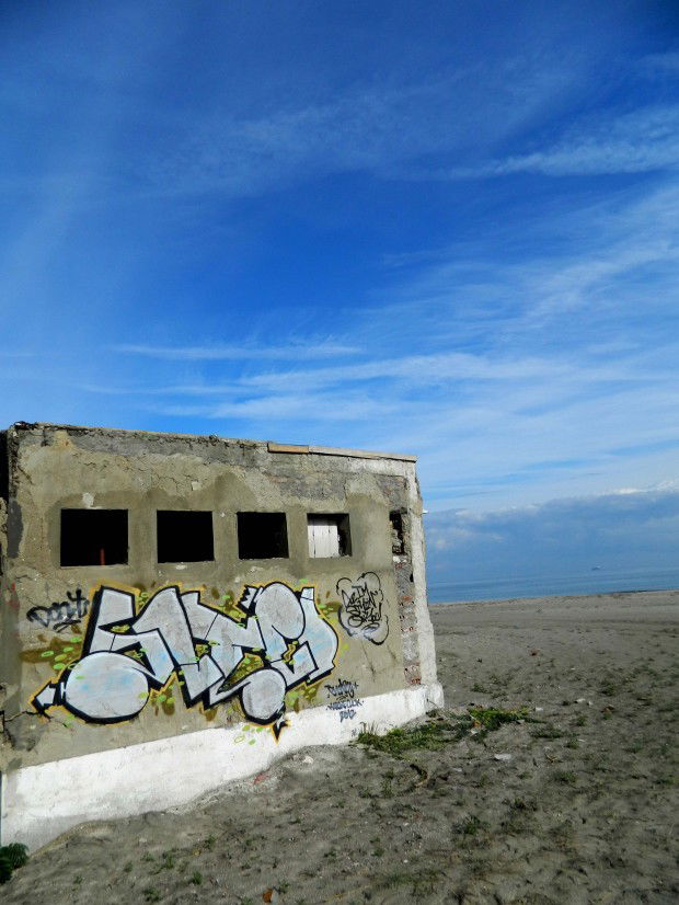 Graffiti Bombing in Burgas - Photo by oscar1 - oscar1, meclick, burgas (2012)