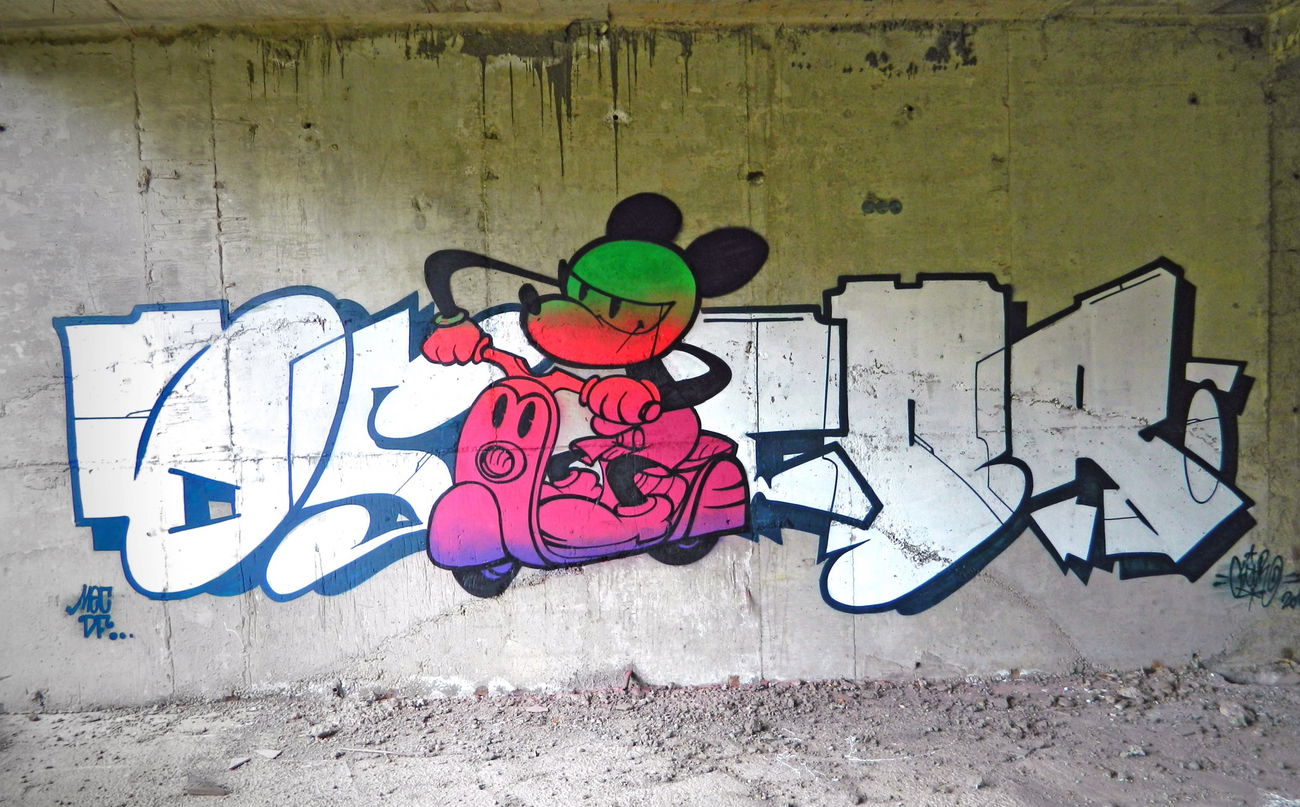 Graffiti Wall - Photo by oscar1 - sofia, bulgaria, oscar