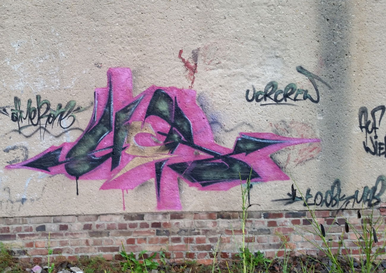 Graffiti Bombing - Photo by otime1 - Otimer, ucr (2015)