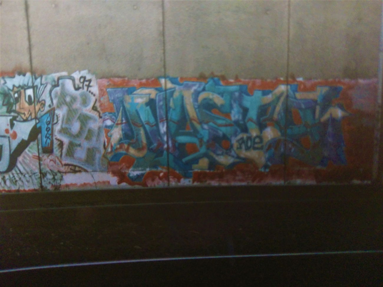 Graffiti Wall in Mannheim - Photo by ovakill - NASTY, ROE, Train