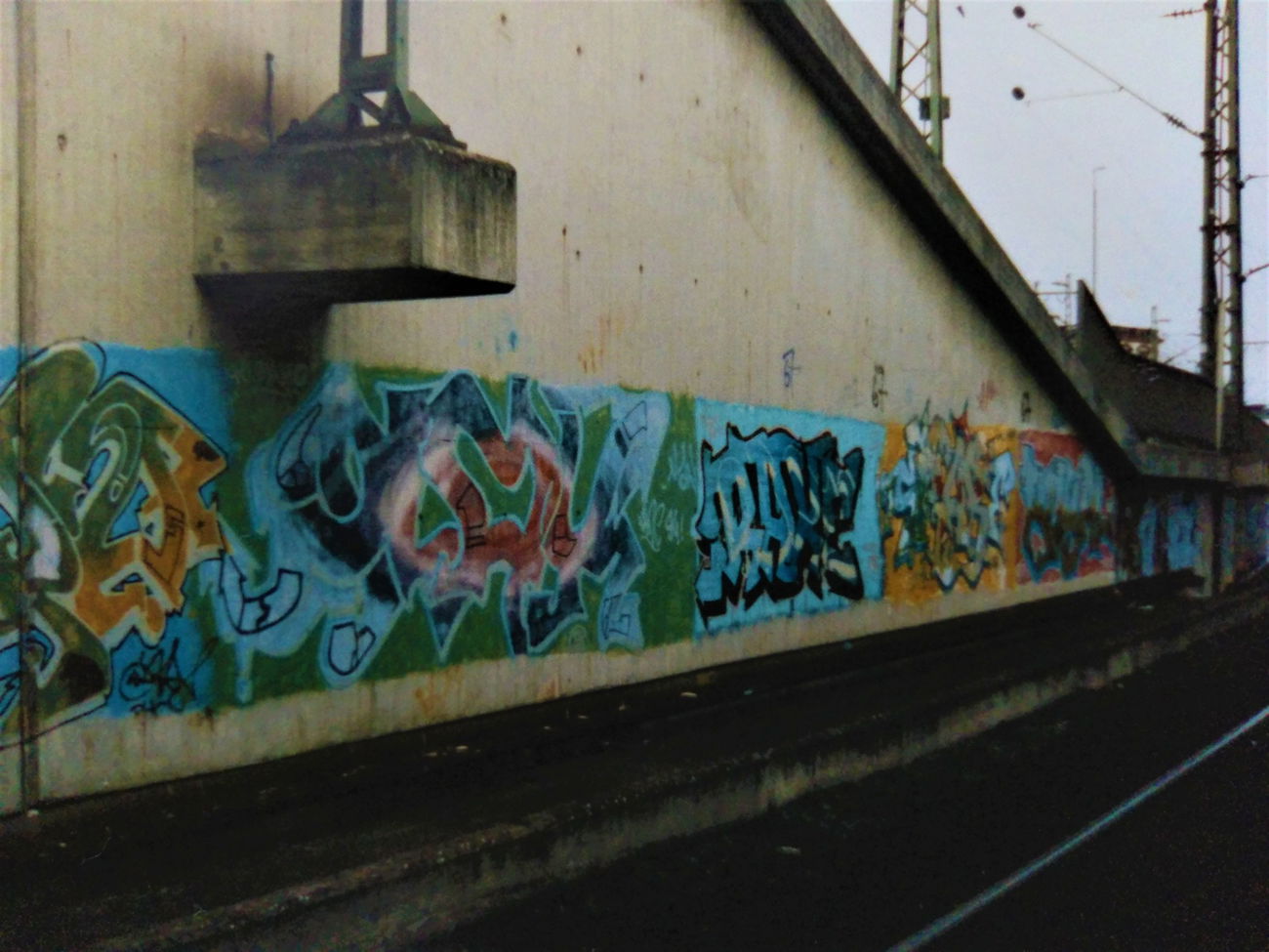 Graffiti Wall in Mannheim - Photo by ovakill - SKARE, RAKE, Train