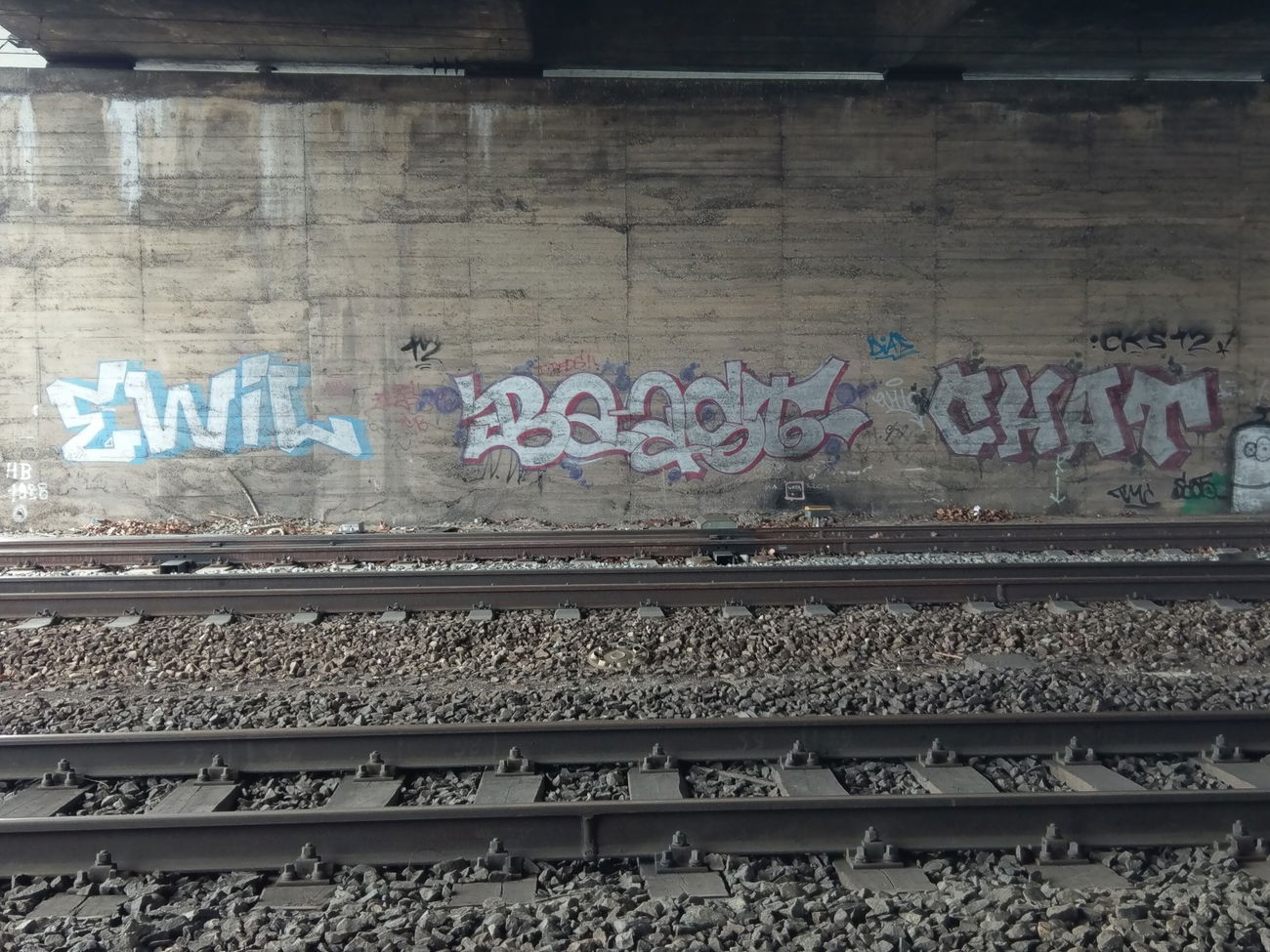 Graffiti in Mannheim - Photo by ovakill - EWIL, BEAST, CHAT