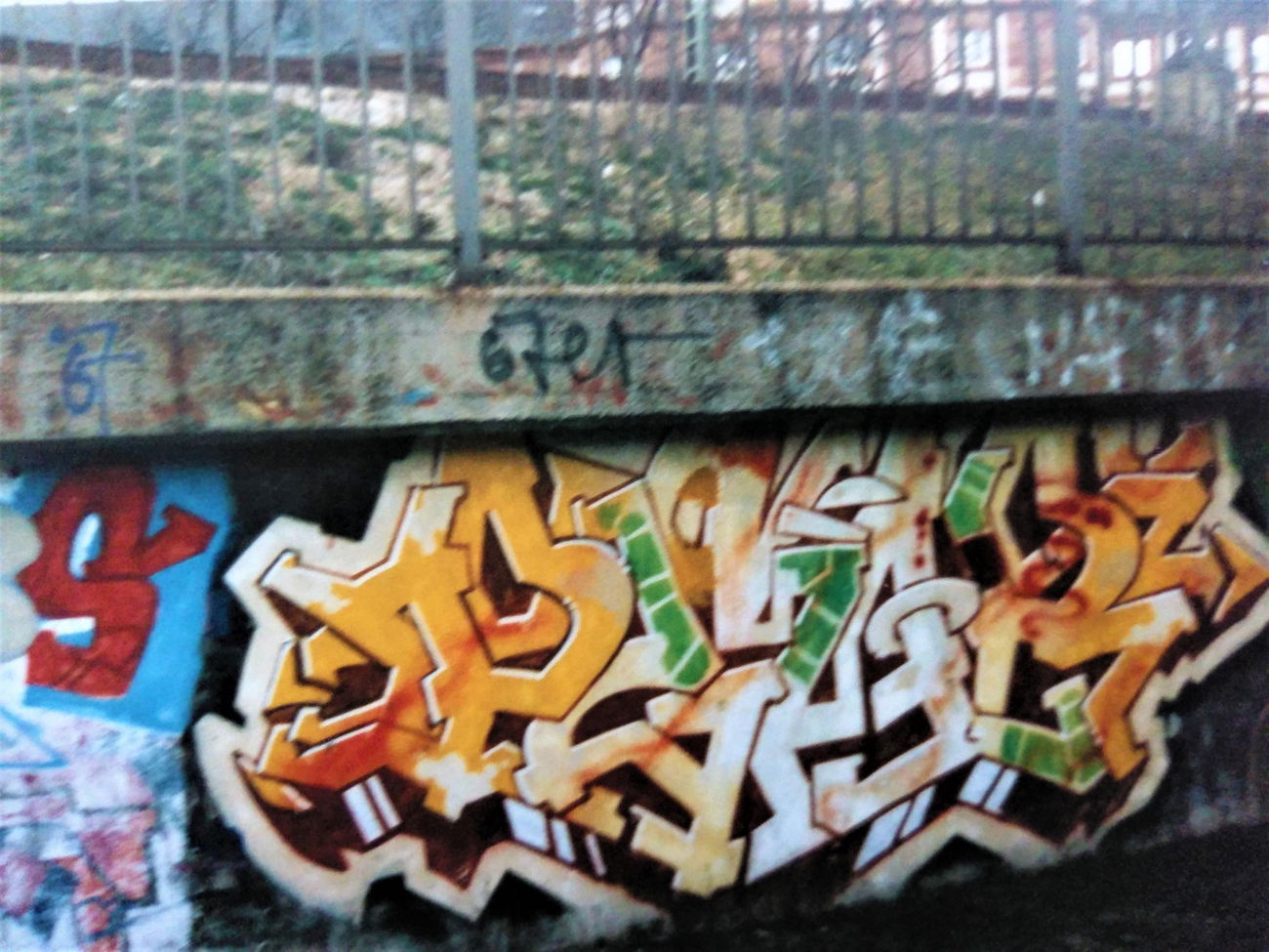 Graffiti in Mannheim - Photo by ovakill - PEAR, ROE, Train