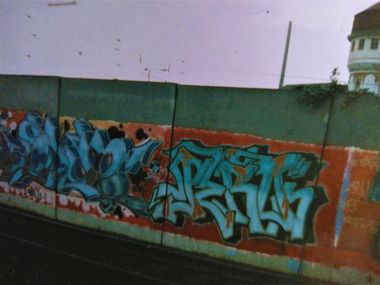 Graffiti Wall in Mannheim - Photo by ovakill - DAVE, ROE, Train