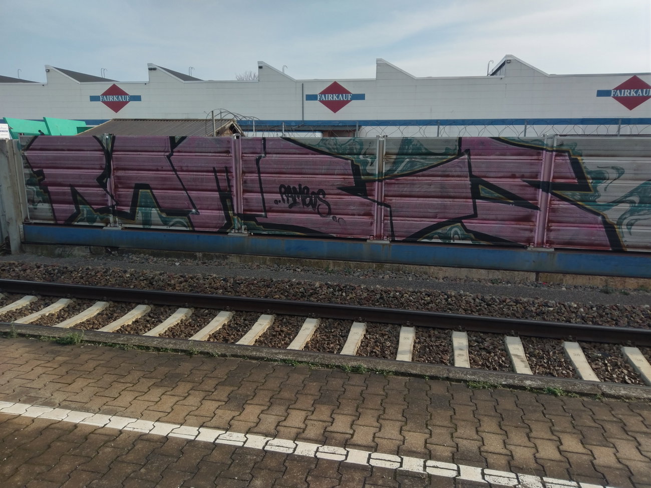 Graffiti Wall - Photo by ovakill - Rambos, Trainline, Mannheim
