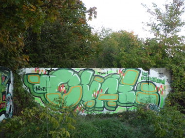 Graffiti Wall - Photo by overall - overall