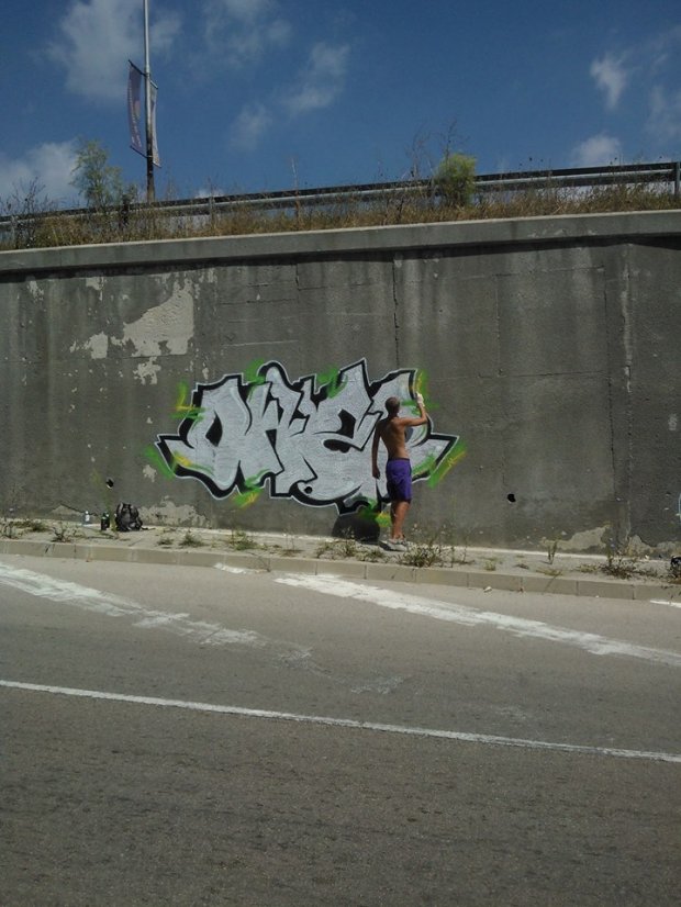 Graffiti Bombing - Photo by owzo (2014)