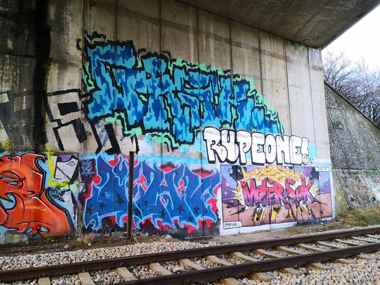 Graffiti Wall - Photo by pannonian - gask, rupe, ihv