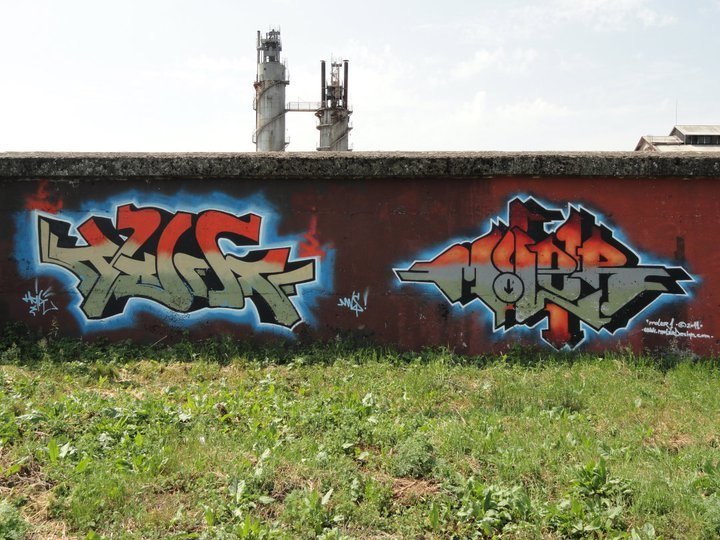 Graffiti Wall - Photo by pannonian - Heir, Moler, Nws (2011)