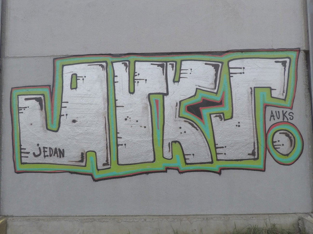 Graffiti Wall - Photo by pannonian - Auks