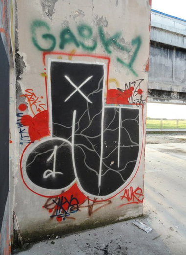 Graffiti Wall - Photo by pannonian - Auks, Getro (2014)
