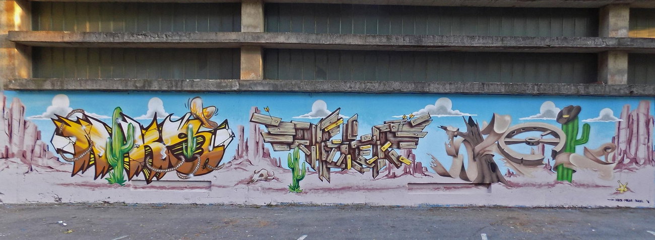 Graffiti Wall - Photo by pannonian - Niks, Moler, Skel