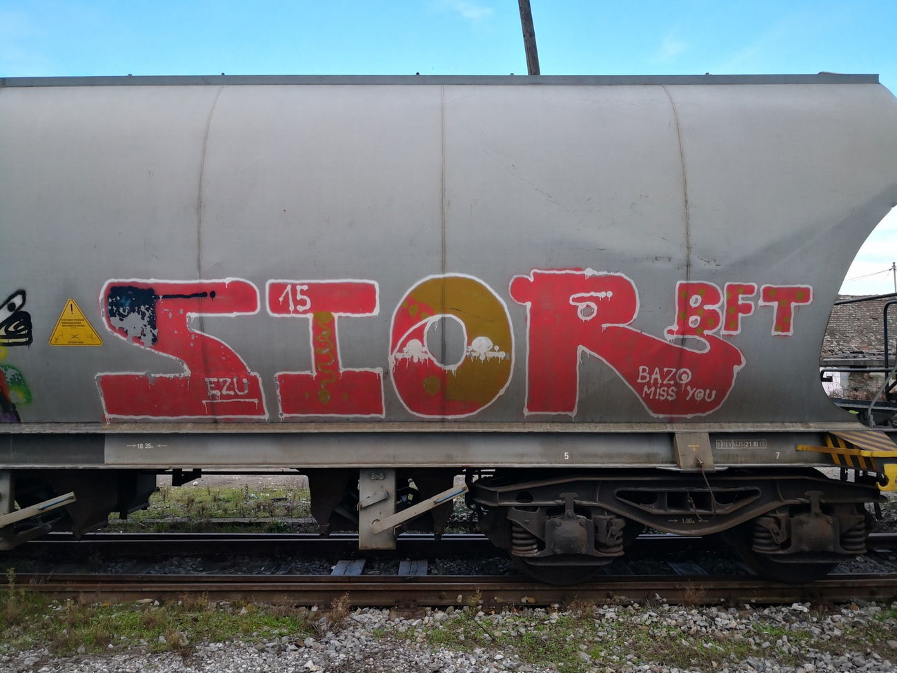 Graffiti Wall - Photo by pannonian - sior, bft