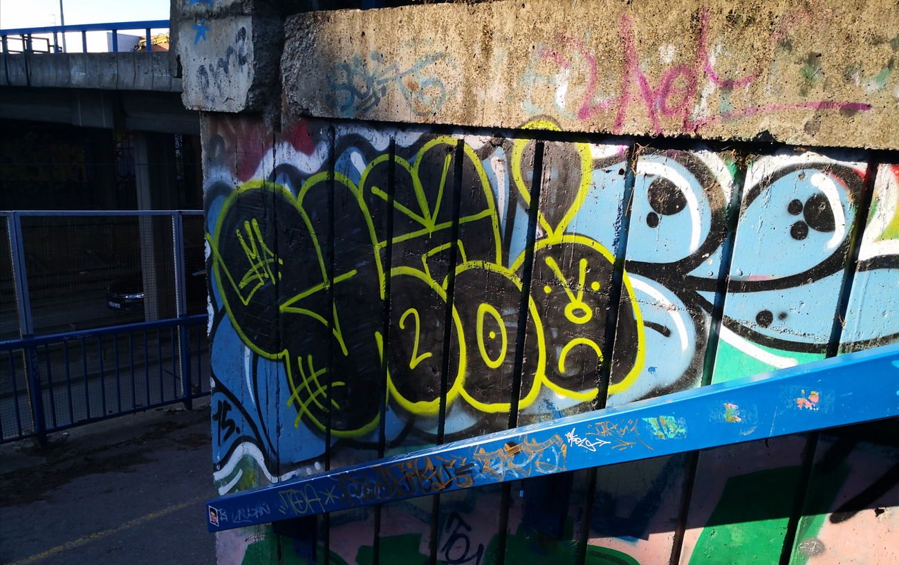 Graffiti Wall - Photo by pannonian - uh, uhone, throwup