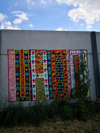 Graffiti Wall - Photo by pannonian - uhone, uhon, uh