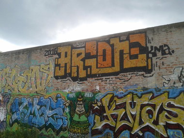 Graffiti Wall - Photo by pannonian - Argon, Kma