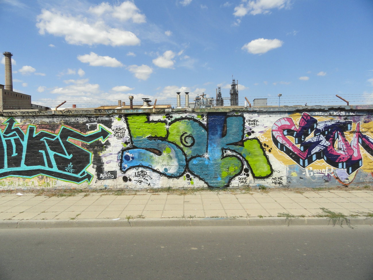Graffiti Wall - Photo by pannonian - Sok